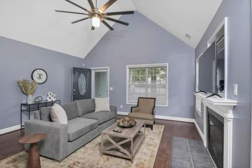 Huntcliff Casa | Spacious 4BR with Loft Bedroom