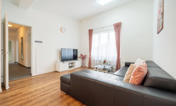 Aarau Casa | Spacious 5-bedroom house in superb 5 min Aarau with WiFi