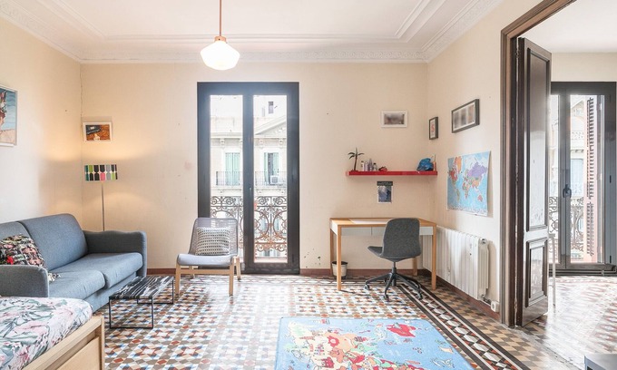 El Born Apartamento | Spacious 5 bed Apartment with breathtaking views and elevator!