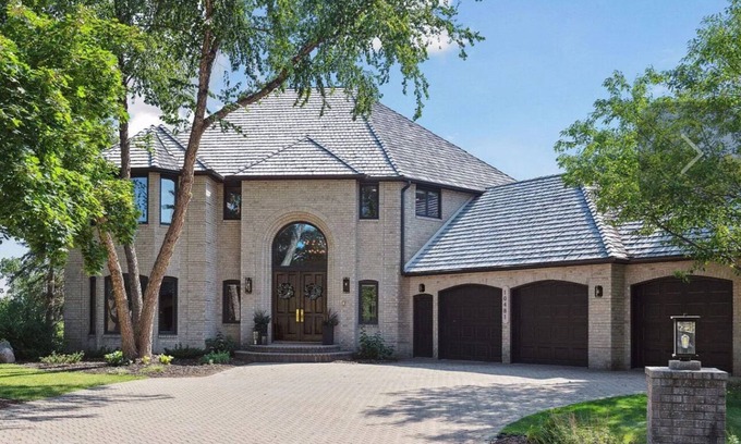 Eden Prairie Casa | Spacious 5-bed home in convenient Eden Prairie location with incredible views!