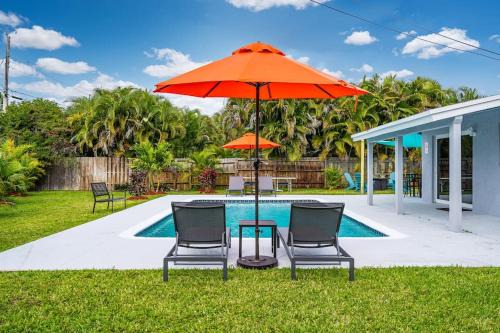 Sunset Casa | Spacious 5 Bedrooms with Large Pool, 12 minutes to the Ocean