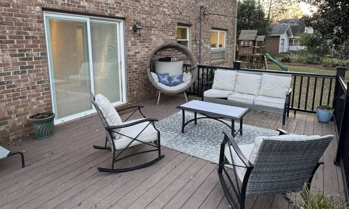 West Columbia Casa | Spacious 5-bedroom house in awesome West Columbia with WiFi, AC