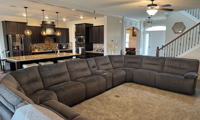 Grovetown Casa | Spacious 5-bedroom, 8-bed house in welcoming Grovetown, w/ Rogue fitness room