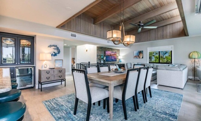 Sanibel Condominio | Spacious 5-Bedroom Beachfront Condo with Stunning Gulf Views – Shorewood
