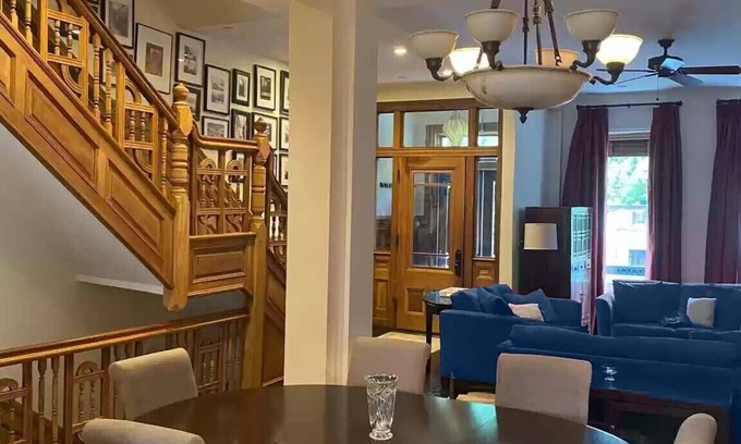 Upper Manhattan Casa | Spacious 5-bedroom Gut Renovated Triplex Brownstone in vibrant NYC