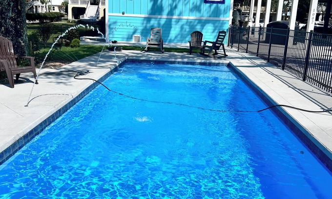 Long Beach Casa | Spacious 5-bedroom house in peaceful Long Beach with AC