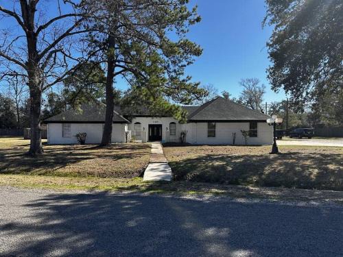 Bridge City Casa | Spacious 5 bedroom home in Bridge City