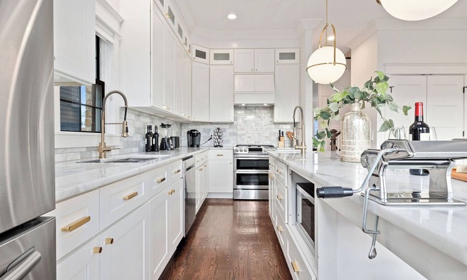 South Nashville Casa | Spacious 5-bedroom house w/Elevator and Game room!!