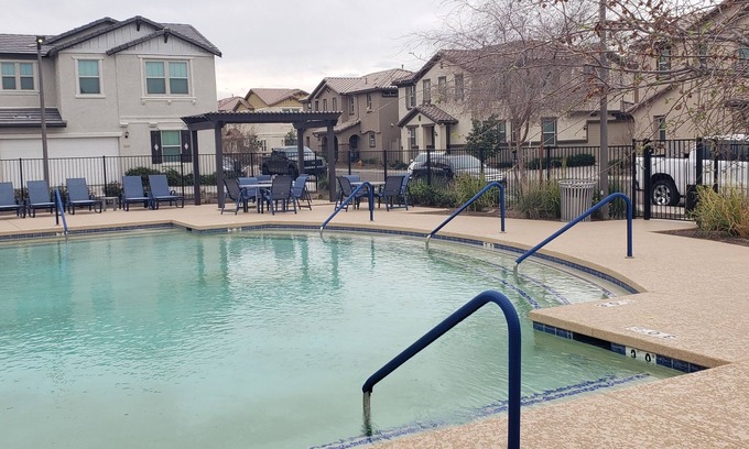 Goodyear Casa | Spacious 5-bedroom house in marvelous Goodyear with AC, WiFi