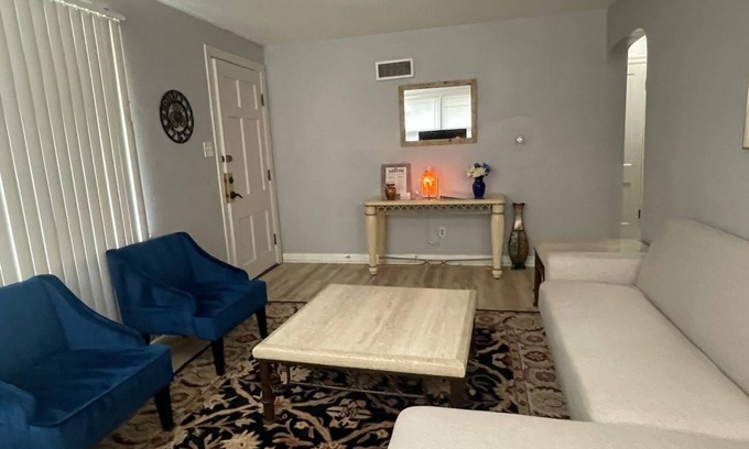 Waukegan Casa | Spacious 5-bedroom house near Great Lakes Naval Base!