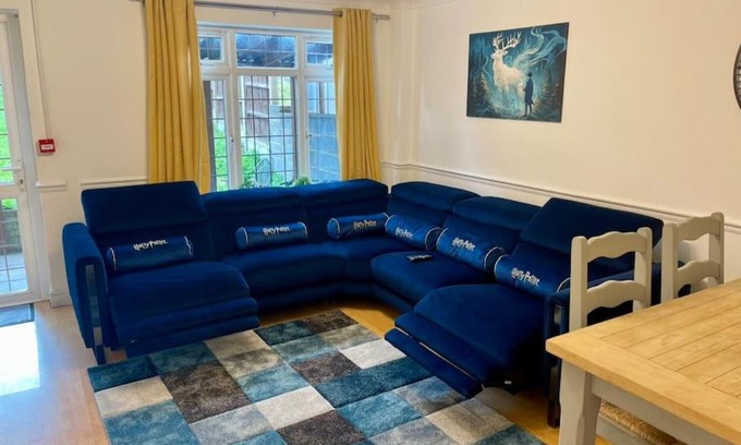 Watford Casa | Spacious 5 bedroom House near Watford Junction