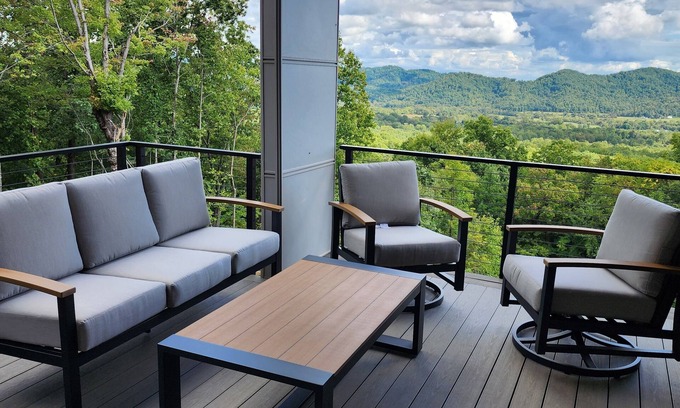 Wintergreen Casa | Spacious 5 bedroom modern home with mountain views galore. Sauna + EV charger.