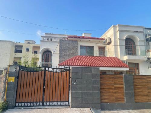 Panipat Casa | Spacious 5 Bedroom Park Facing House