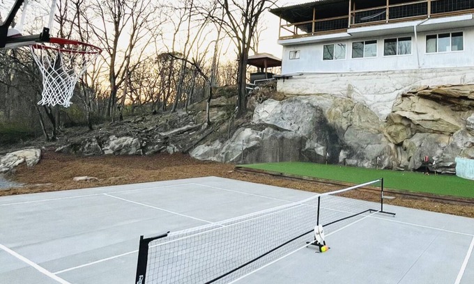 Candler Casa | Spacious 5-bedroom property w/ pickleball, basketball, hot tub, mtn views