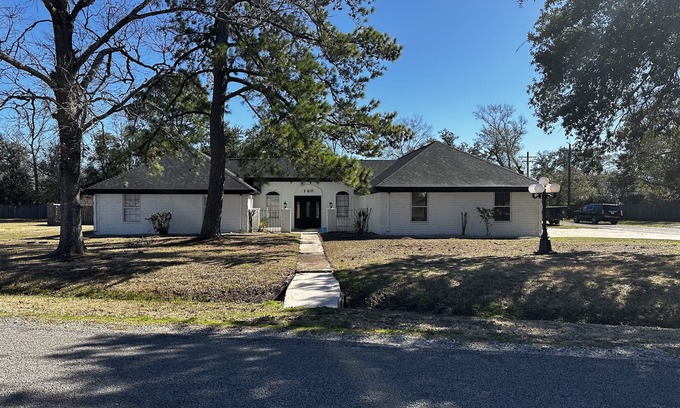 Bridge City Casa | Spacious 5 bedroom home in Bridge City