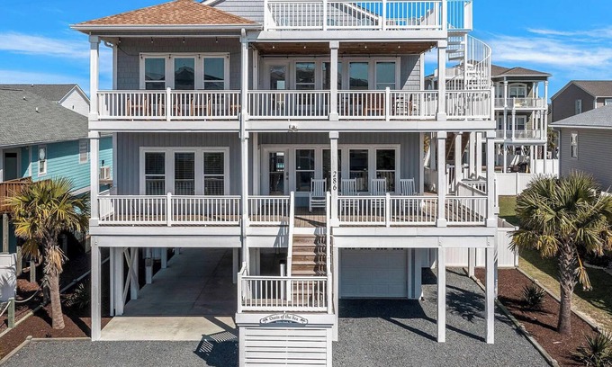 Holden Beach Casa | Spacious 5 bedroom 5 bath House with pool and direct access to the beach.