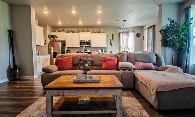 Lake Charles Casa | Spacious 5-bedroom house in marvelous Lake Charles with AC, WiFi