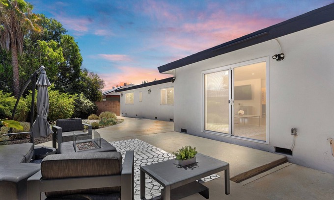 North Hills Casa | Spacious 5-bedroom Newly Remolded Home with Stylish Designs