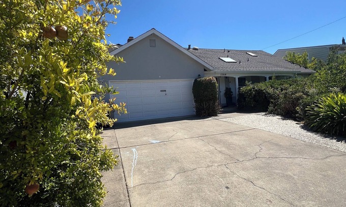 San Jose Casa | Spacious 5 Bedroom w 2 Master, 4 Bath + LR + FR house with beautiful backyard
