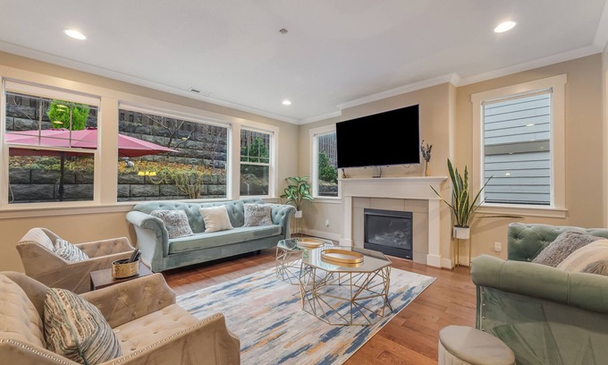 Beaverton Casa | Spacious 5-BR Family Home w/ Backyard, AC, WiFi – Kid-Friendly Neighborhood!