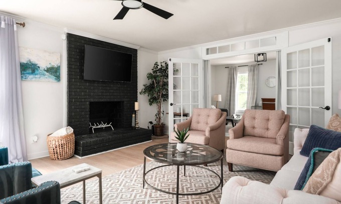 Durham Casa | 5BR Home, 10-Min Walk to Duke, 6-min drive to DPAC