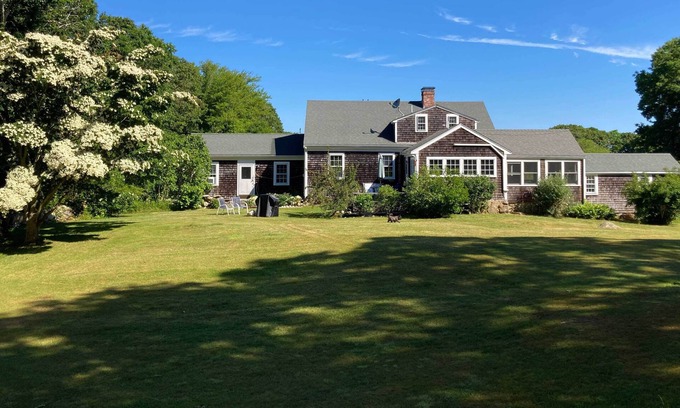 West Tisbury Casa | Spacious 5BR/3BA, Private Beach, Pickleball Court, Steps to a Wildlife Sanctuary