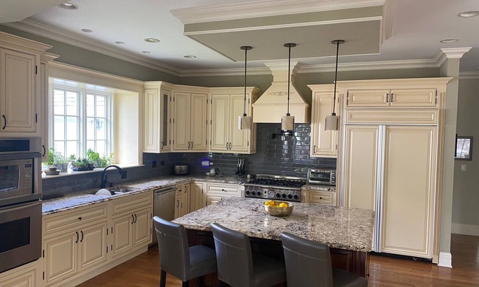 Glenview Casa | Spacious 5BR/6BA Gorgeous Home in Fabulous Northshore Chicago location!