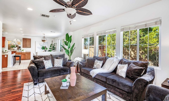 Southridge Village Casa | Spacious 5BR Home with Stunning Views in Fontana, Garage & Washer/Dryer #41210