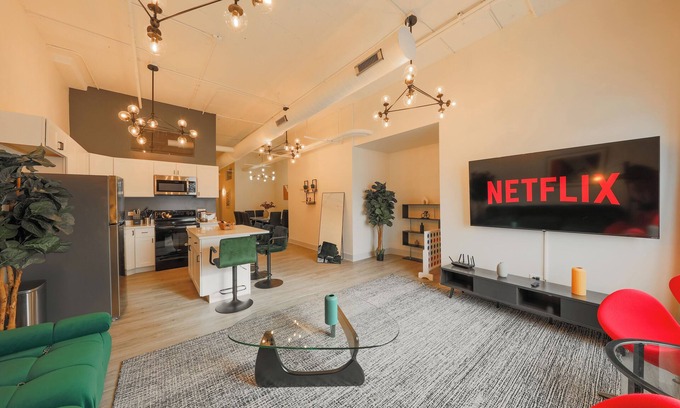 Near South Side Apartamento | Spacious 5BR Luxury Suite - Near McCormick Place