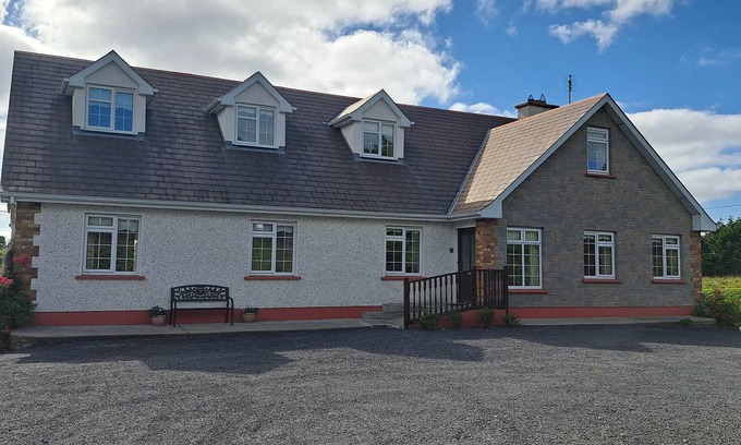 Kilmovee Casa | Spacious 6-Bed House 10 minutes from Knock Airport