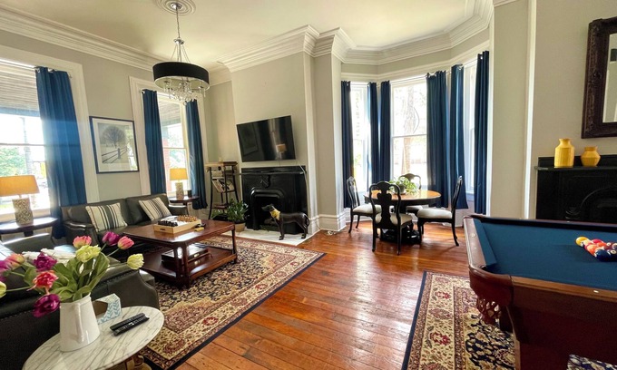 Pittsburgh Casa | Spacious 6-bedroom all-suite home in lovely Pgh with WiFi, AC, fitness room