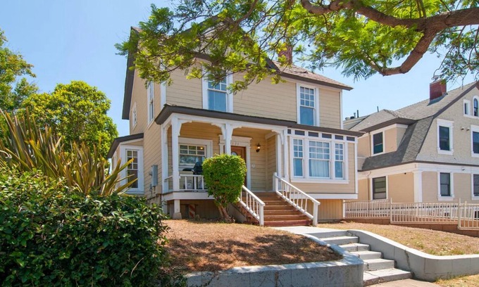 Bankers Hill Casa | Spacious 6-bedroom house in lovely San Diego with AC, WiFi