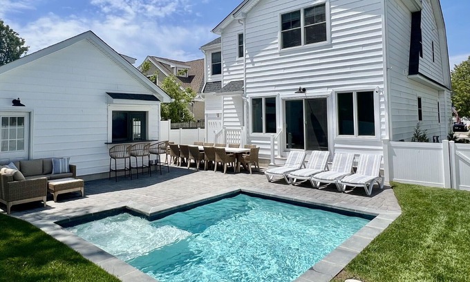 Village Green Casa | Spacious 6-bedroom house in charming Cape May with Pool & Great Location