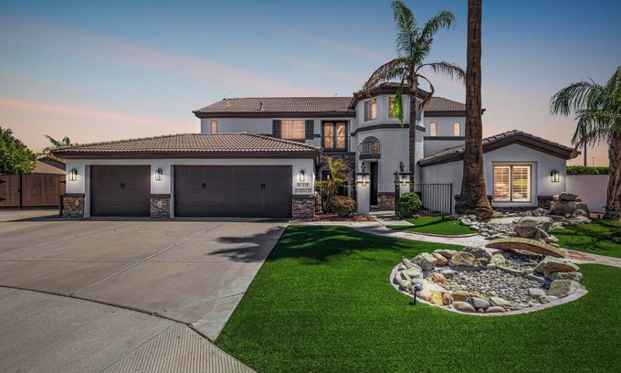 East Mesa Casa | Spacious 6-bedroom Tropical Paradise with Activites Galore!