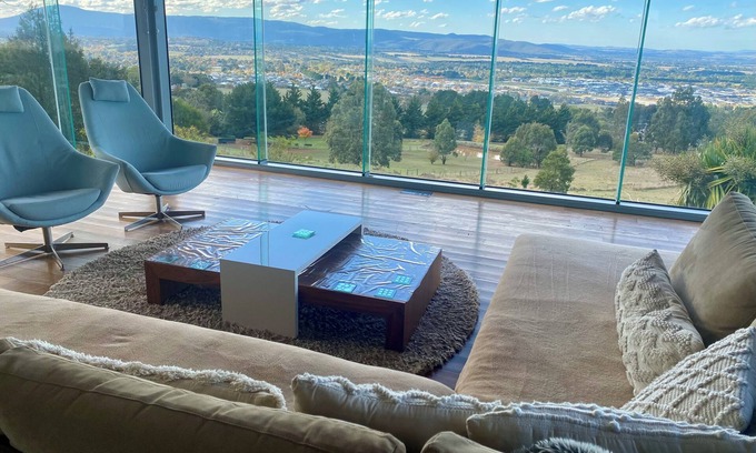 Gisborne Casa | Spacious 6-BR Retreat with Breathtaking Views – Perfect for Family & Friends