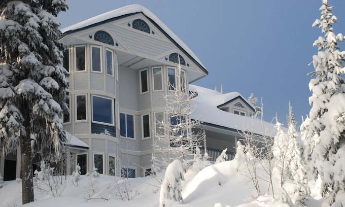 Silver Star Mountain Casa | Spacious 6-bedroom whole home, amazing location on skiway with private suite