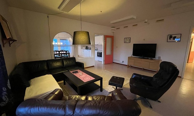 Tarendo Casa | Spacious 6bedroom 4bathroom house in Tärendö