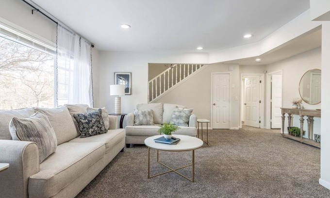 Lake Waukomis Casa | Spacious 6BR Haven: Family-Friendly