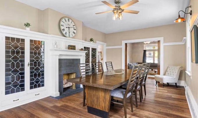 Mount Washington Casa | Spacious 6BR Home in Mt. Washington