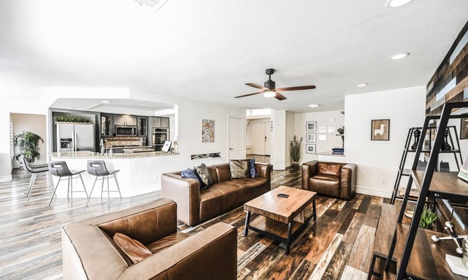 Green Valley Casa | Spacious 6BR Home w/ Pool, BBQ & Pool Table (African Violet)
