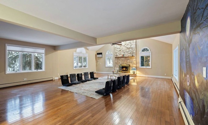 Stony Point Casa | Spacious 6BR Retreat w/ Ballroom, Fire Pit & Huge Yard!