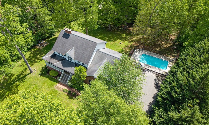 Leicester Casa | Spacious 7-Bedroom Retreat in Leicester, NC - Perfect for Family Getaways!