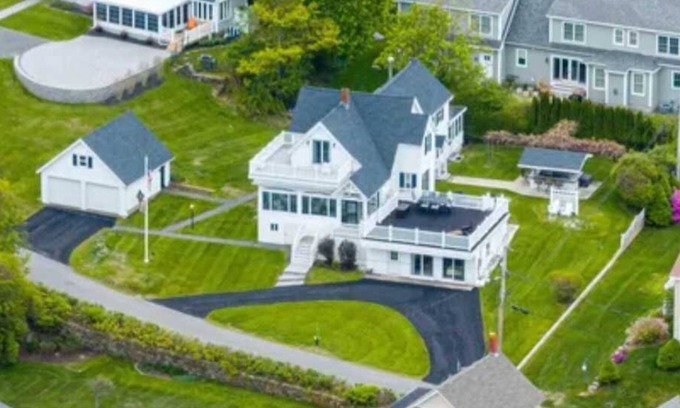 York Beach Casa | Spacious 7 BR ocean view retreat - stunning views!