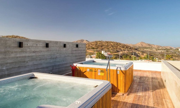 Santa Rosa Casa | Spacious 8-bedroom house with AC and fitness room in beautiful San Jose del Cabo