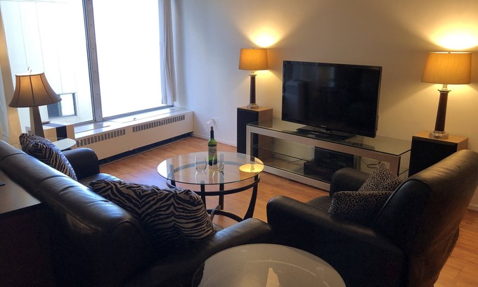 Detroit Condominio | SPACIOUS 800 ft² 1BEDROOM RIVER VIEW SUITE + OFFICE (6 MONTHS MINIMUM)