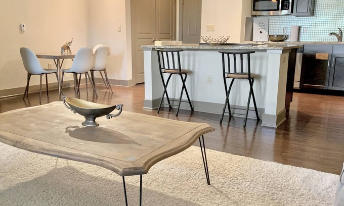 Dallas-Fort Worth Metroplex DFW Apartamento | Spacious (850+sq ft) Apartment 5min from DFW Airport w/ pool, gym,& washer/dryer