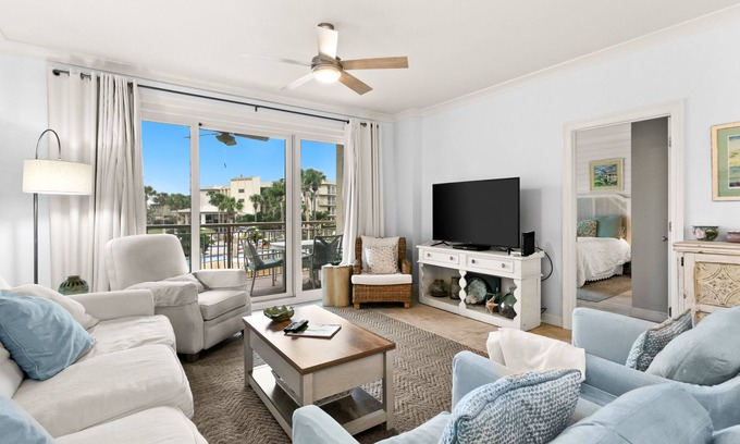 Rosemary Beach Condominio | Spacious and a short walk from the beach!
