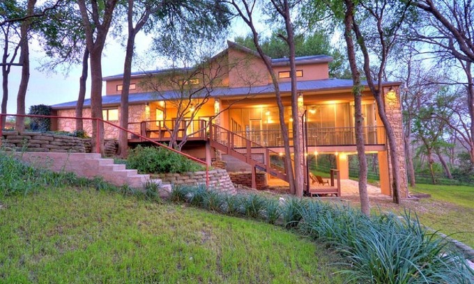 Martindale Casa | Perfecto para reuniones familiares, 2 acres, 5/5 Casa con 200 'frente al río privado