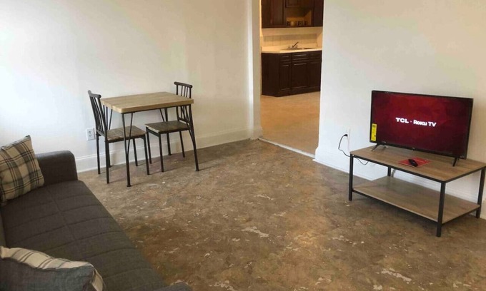 Paterson Apartamento | Spacious and bright 2 bedroom apartment with 1 bathroom and private street entrance
