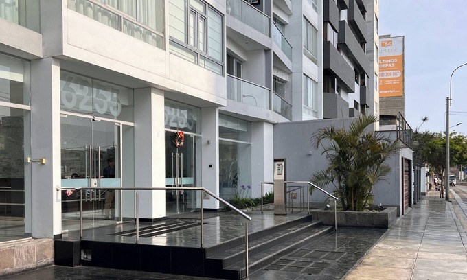 San Antonio Apartamento | Spacious and comfortable 3-bedroom apt. with balcony in Miraflores, Free Parking